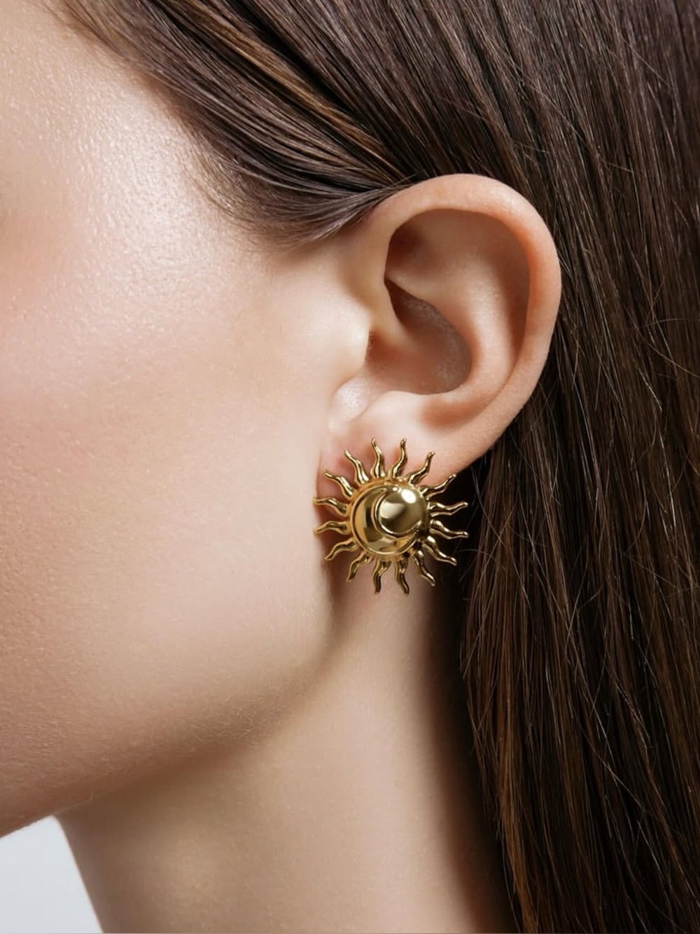 SHASHI Soleil Stud Earring in Gold